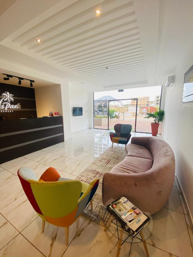 Oasis Park Residence East Legon Bagian luar foto
