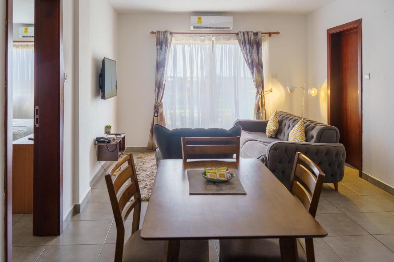 Oasis Park Residence East Legon Bagian luar foto